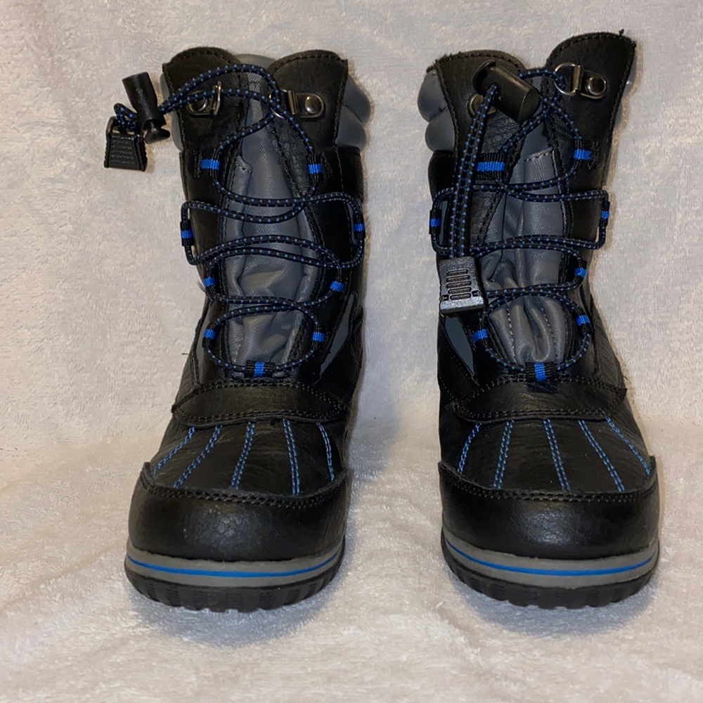 NWOT boys snow boots